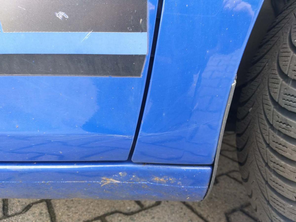 Skoda Fabia 2 5J original Kotflügel vorn rechts 4590 Dynamic Blau Bj.2009 Skoda Fabia 2 5J original Kotflügel vorn rechts 4590 Dynamic Blau Bj.2009